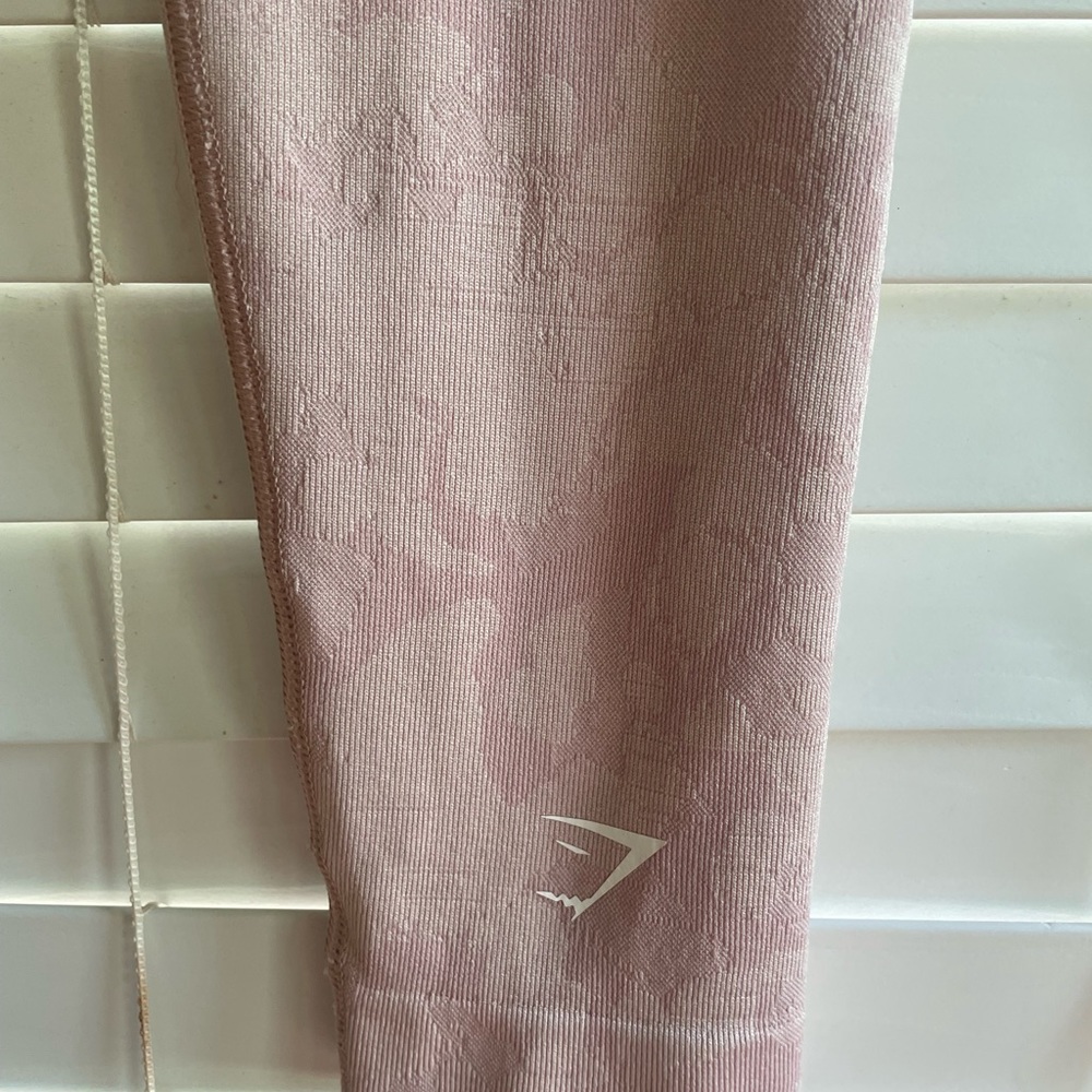 baby pink pattern gymshark leggings! excellent condition! - Picture 4 of 5